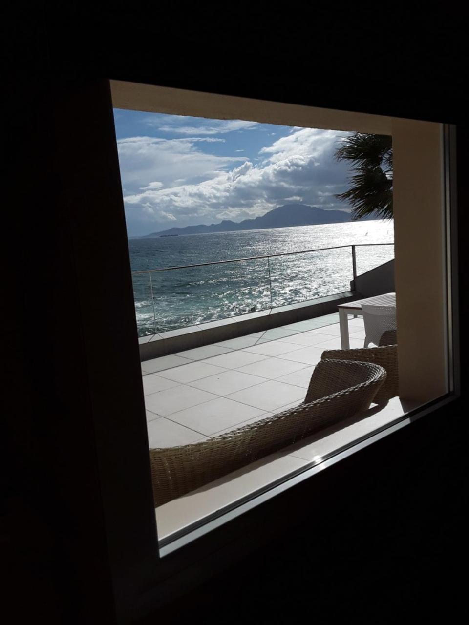 Punta Carnero Hostal Альхесірас Екстер'єр фото